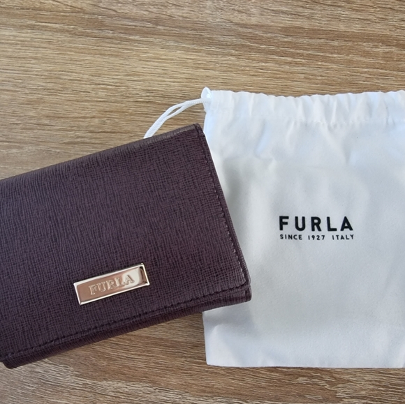 🎀ONLY $2 SHIPPING UNTIL 23/6🎀 100% genuine Furla Purse NWT dust bag and box! - Picture 4 of 4